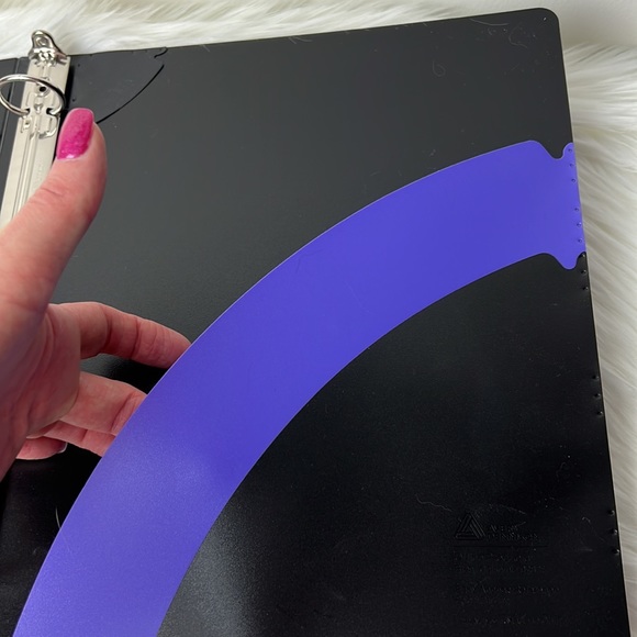 NWT Avery Easy Access Reference
1" 3-Ring Binder Purple - Picture 5 of 8